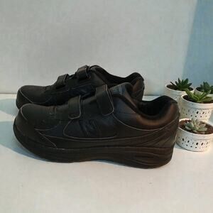 New Balance 577 Boys Triple Black Easy Close Sneakers - Size 5D